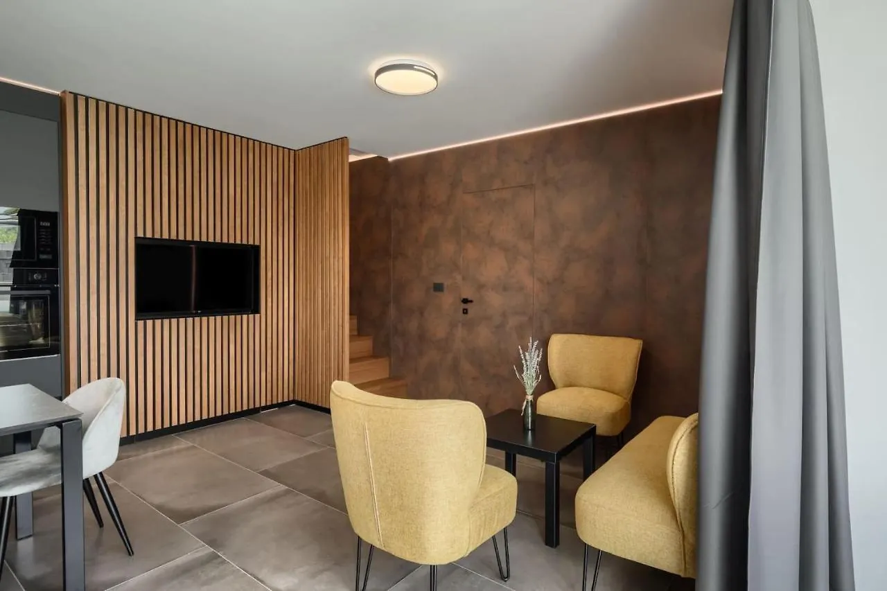 Modern Villa Ana With 2 Bedrooms In Tinjan Brecevici