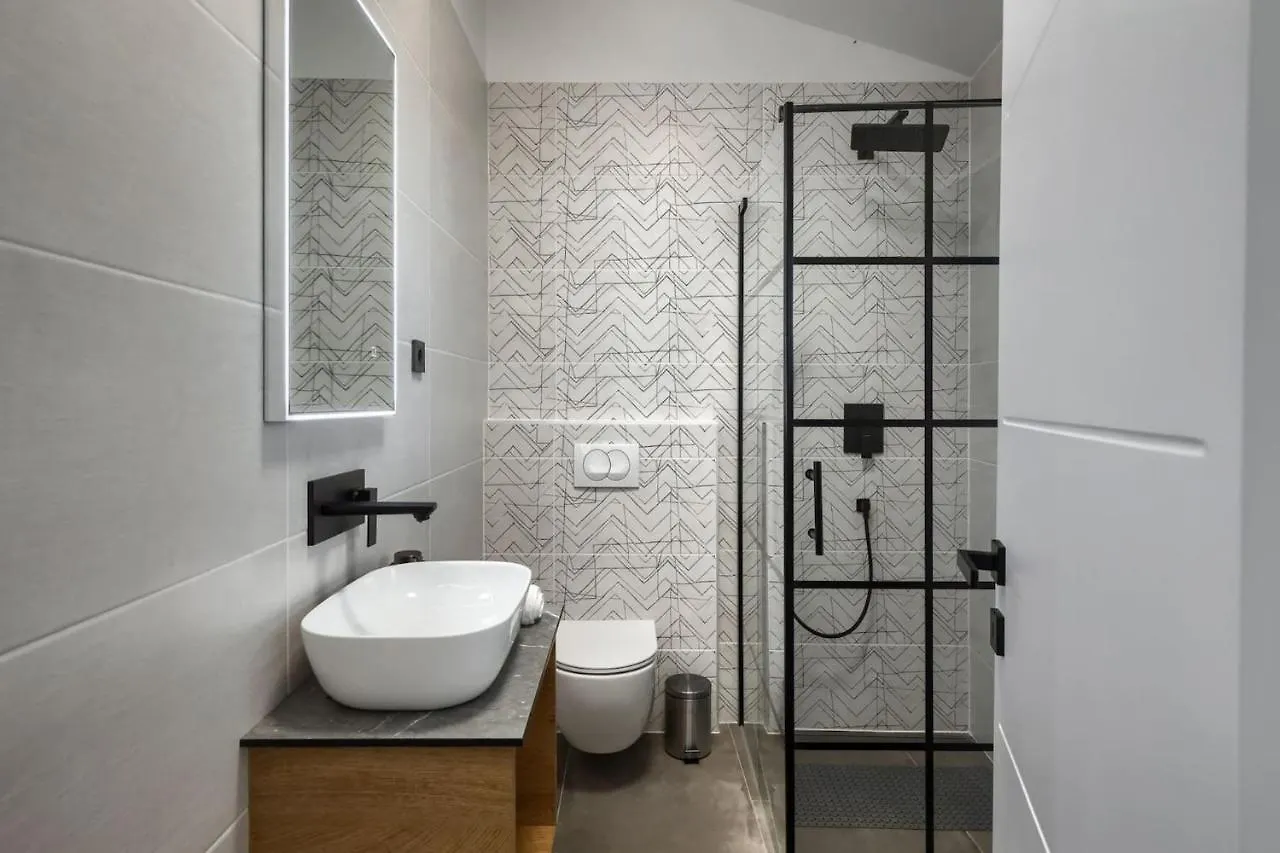 Modern Villa Ana With 2 Bedrooms In Tinjan Brecevici Croatia