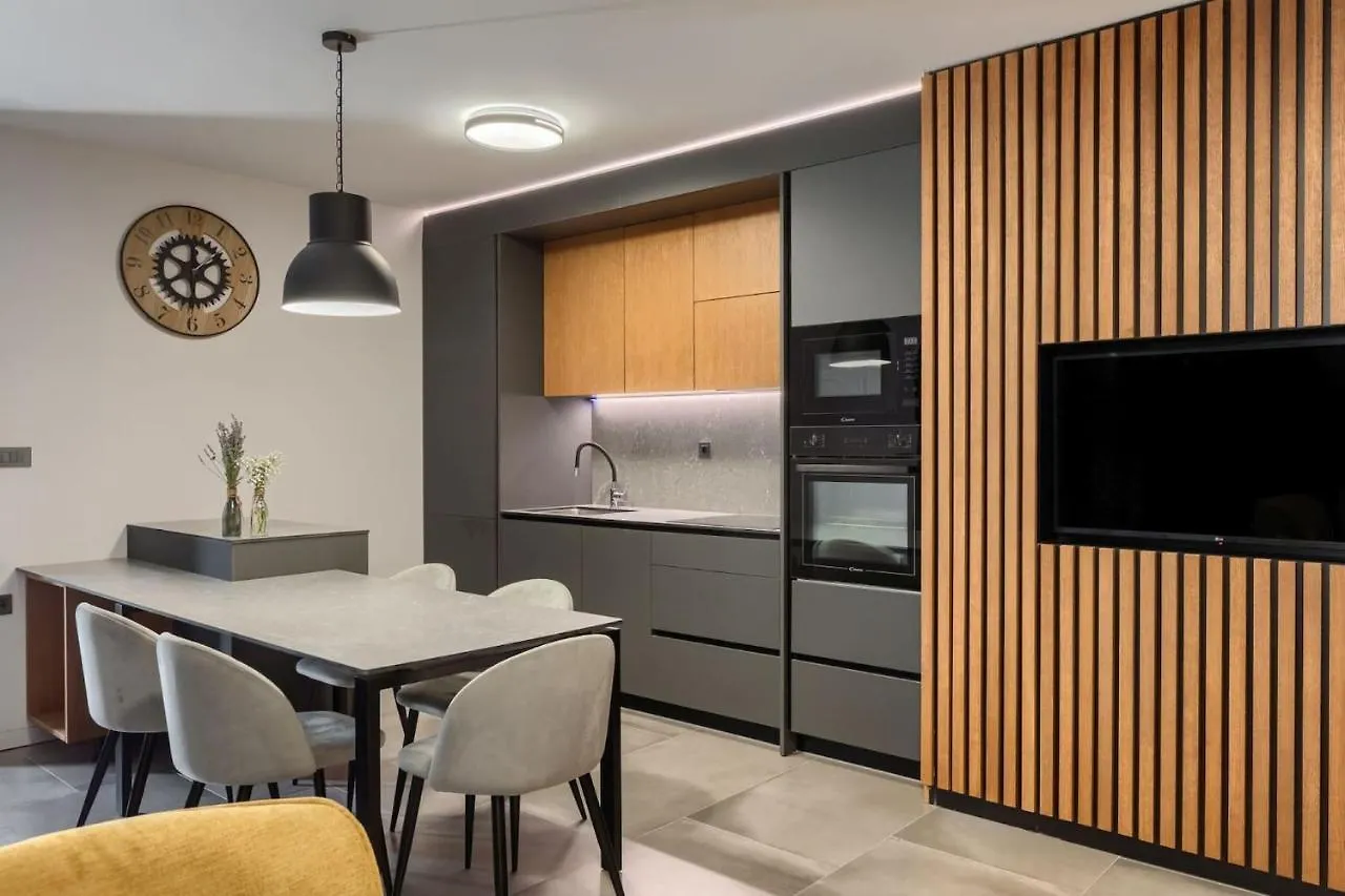 Modern Villa Ana With 2 Bedrooms In Tinjan Brecevici